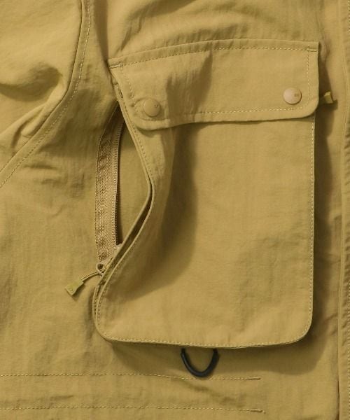 Macro detail of a bar-tacked pocket mouth